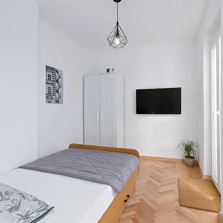 Duplex Blandona *
